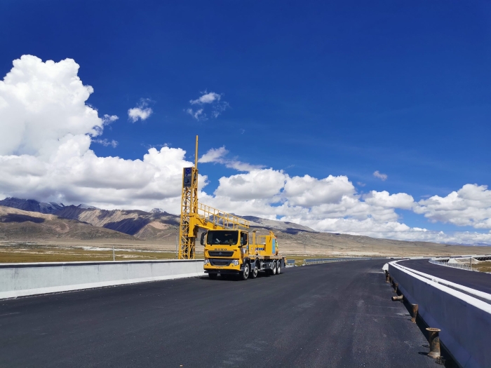 bti体育桥梁检测车助力雅安高快检建