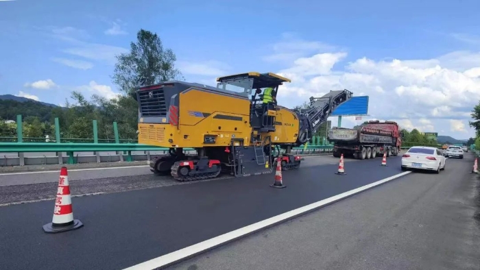 杰出开放！bti体育两米铣刨机全国高快踔严风发