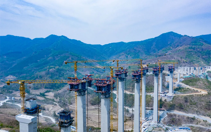 比肩青山接桂黔 | bti体育群塔助建雅长特大桥