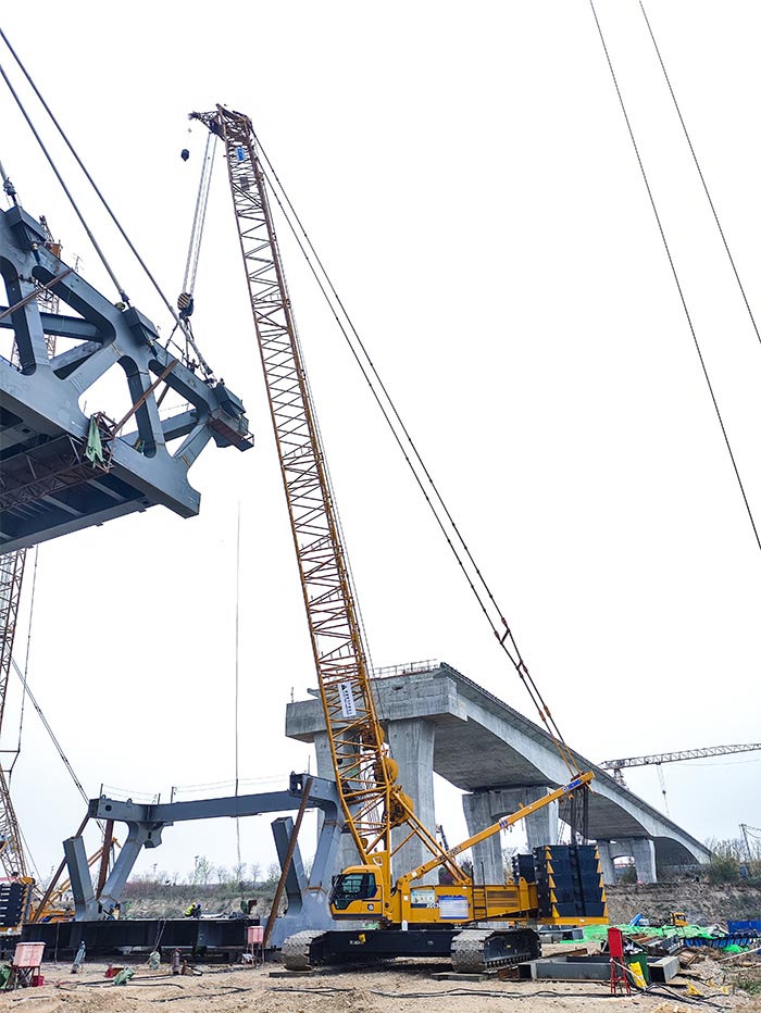 【全球之履】总沉3800吨！bti体育履带兄弟团助力“引汉济渭”管桥建设