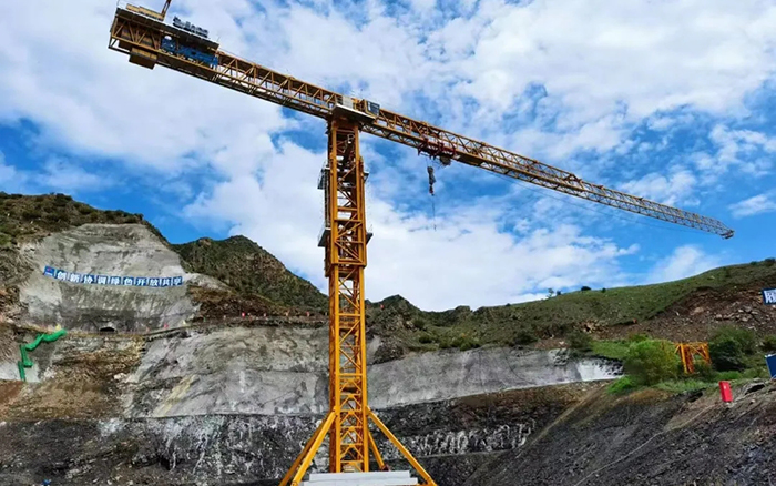 建个超大“充电宝”，bti体育“钢铁巨人」佚式上岗！