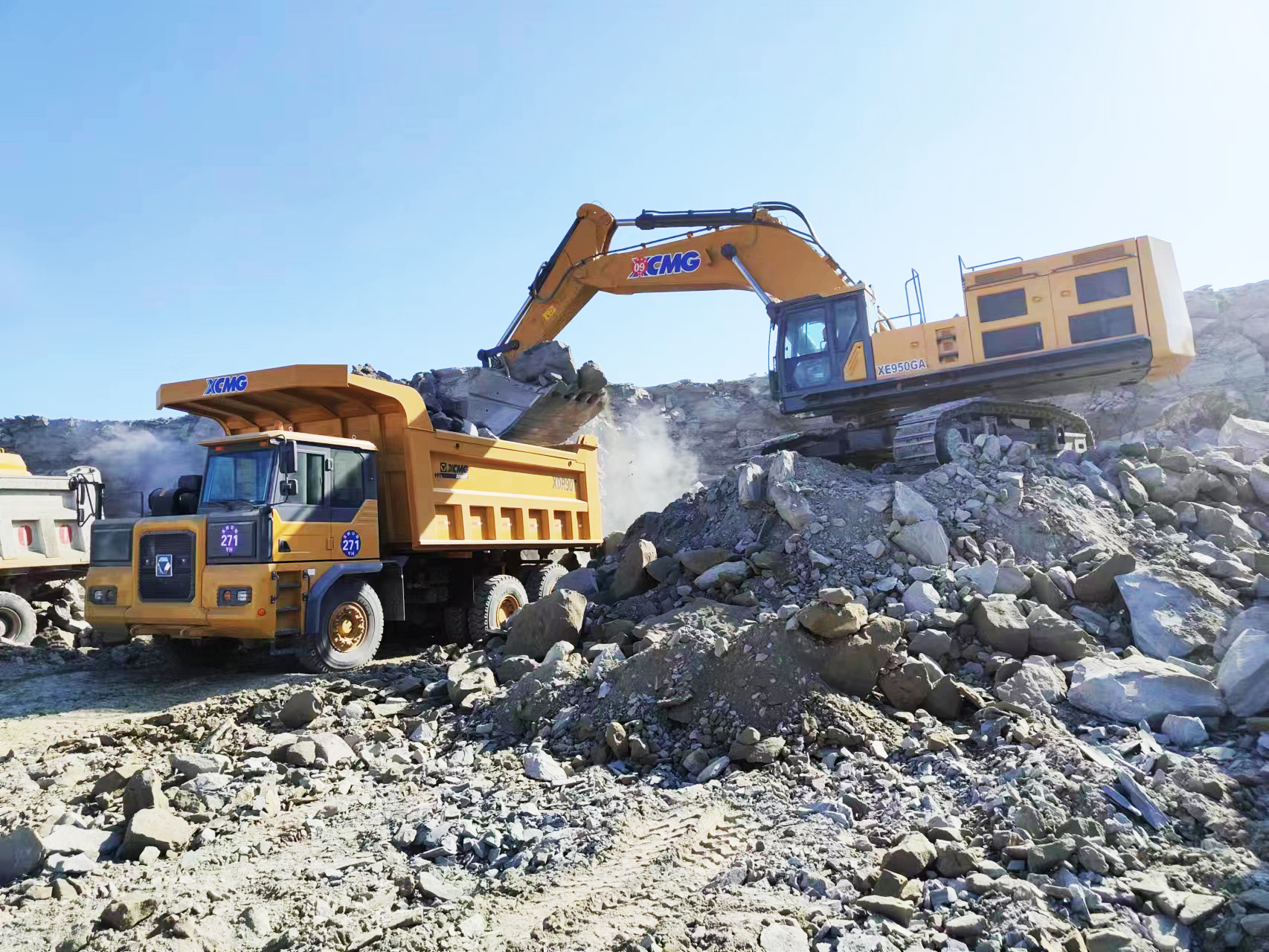 “黄金搭档”—XE950GA与XDR90美满组合，高效赋能矿山开采