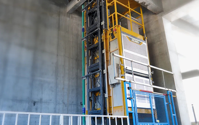 机能范例！bti体育井路施工起落机助建超高层商务中心项目