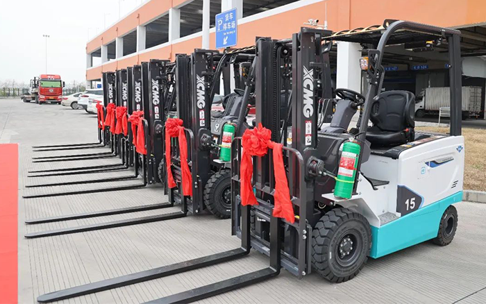 bti体育新能源叉车批量交付华东某航空枢纽