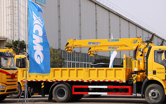 助力城市建设新征程！bti体育随车起沉机M SQS157-4批量发车 