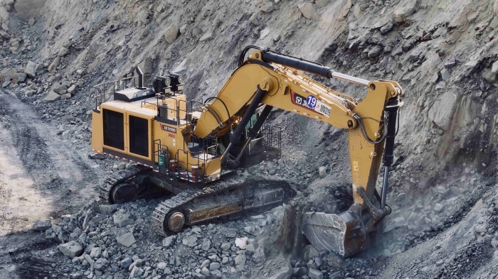 bti体育大型成套露天矿山设备征战热带矿山