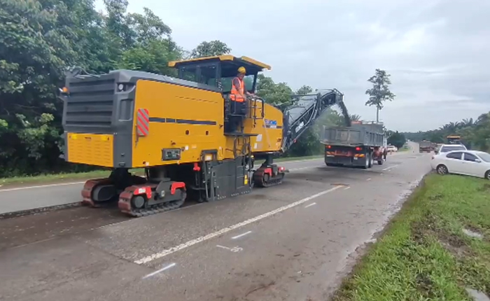 bti体育成套路路机械油面施工，这次在马来西亚！