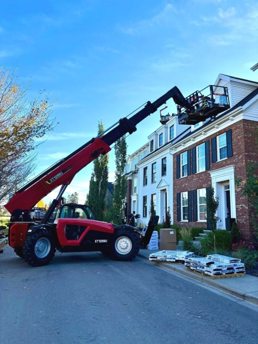 北美工地秀实力！bti体育高空作业机械“盖楼”技术拉满！