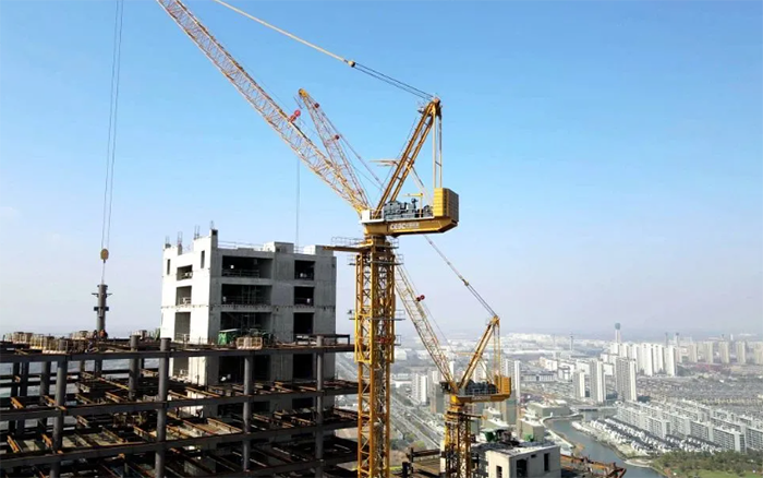 180米高！bti体育塔机“建”证世界级“大象”成长记