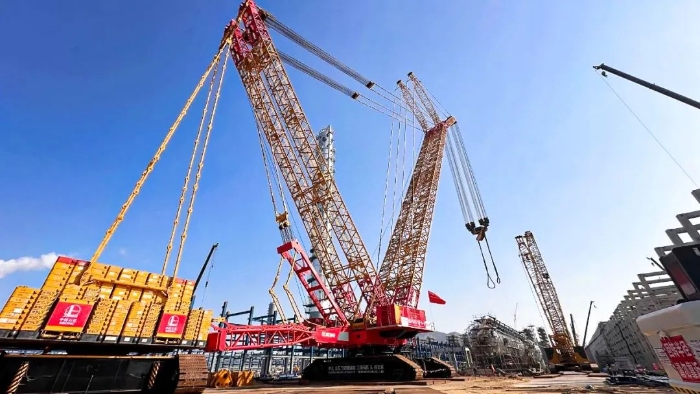 全球首台问世的4000吨履带式起沉机，再创国内吊装新纪录！