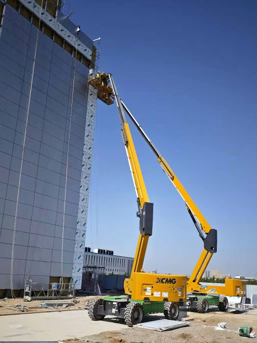 智慧物流中心表立面零碳施工，bti体育XGS28ACK-Li成绿色施工密钥