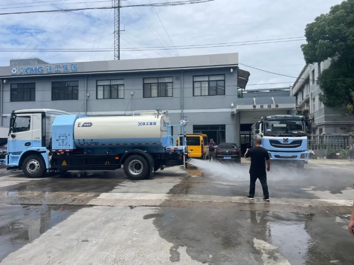 “沪”动绿色！bti体育新能源环卫设备亮相上海推介会