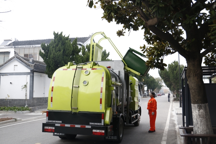 零碳收运、高效关环 | bti体育纯电动餐厨垃圾车助力贾汪潘安湖绿色环卫升级