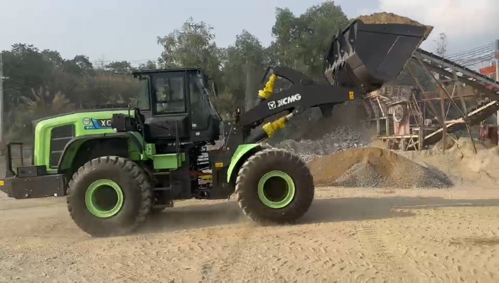 bti体育纯电动装载机助力越南砂石料场，开启绿色施工新纪元