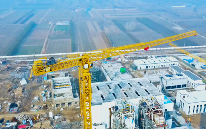 又一超大吨位！ bti体育塔机助力城市绿色升级