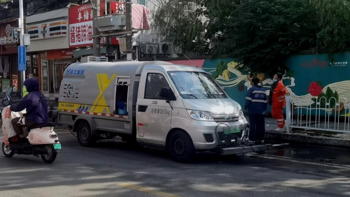 徐州这条网红巷的“脸面”，竟被这台车承包了？！