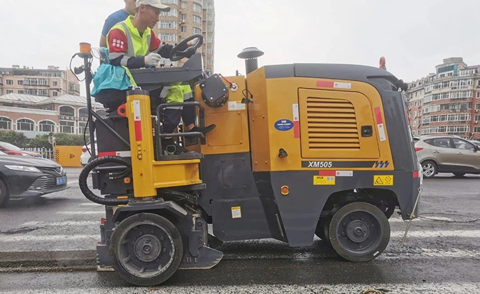 bti体育XM505市政路路铣刨施工：杭州城市路路焕新升级的高效之选