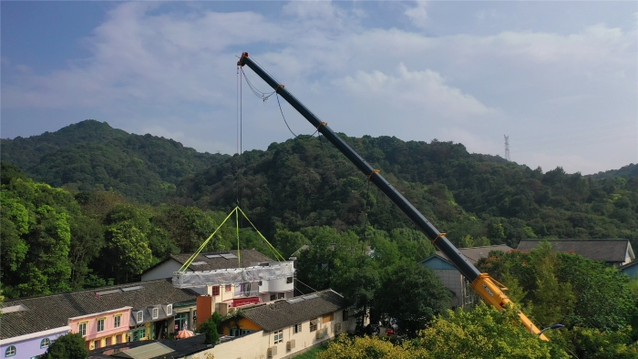 46米跨距吊3天！bti体育G2代四桥130吨“闯入”影视圈！