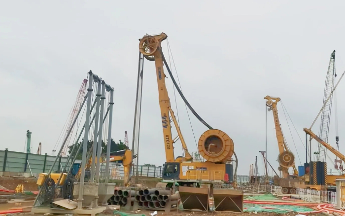 bti体育 XTC120 双轮铣，攻克机场隧路复杂地质！