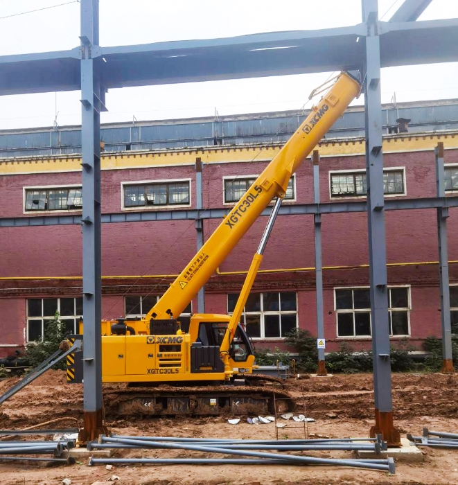 擎臂破泥泞，稳力定乾坤！XGTC30L5攻坚泥沼钢结构吊装