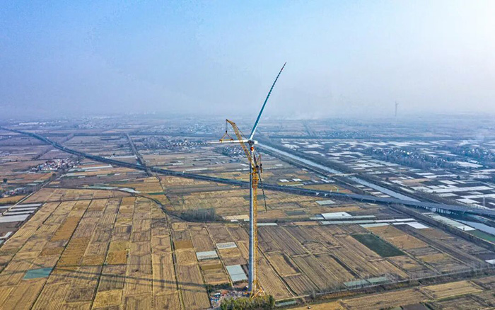 麦田工况实录 | bti体育XGL3300-220S动臂塔机170米高空显技巧