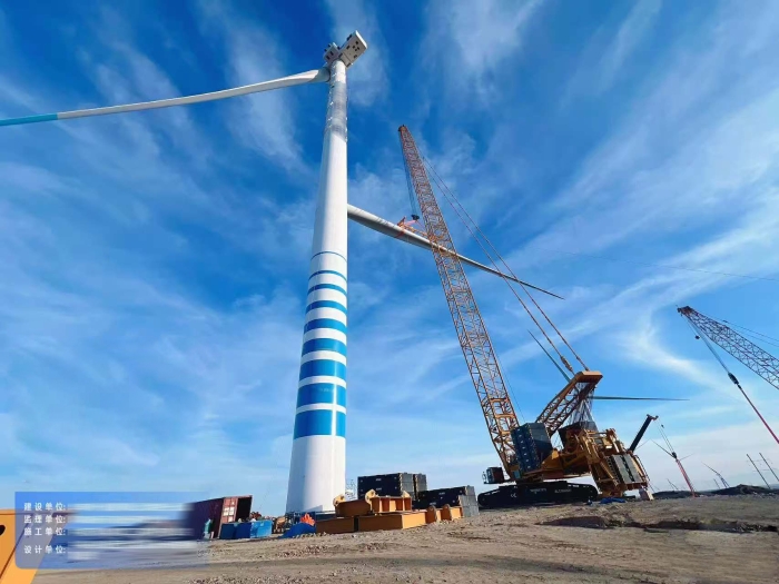 大国沉器显担任——XLC18000M征战戈壁滩，125米高空精准托起10兆瓦风电巨擘！