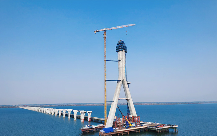 硬核实力 | bti体育塔机助建松花江特大桥备用航路桥