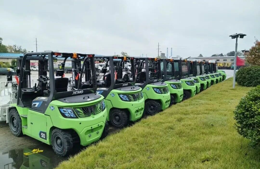 bti体育孔雀大吨位叉车，“上岗”湖南钢铁厂