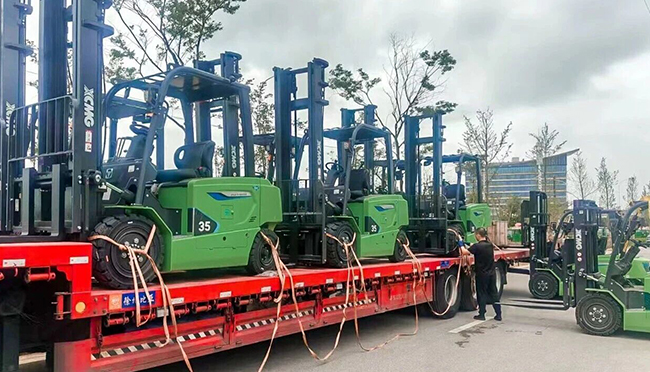 绿动云滇！bti体育百余台新能源叉车，助力西南国际水果枢纽高效运行